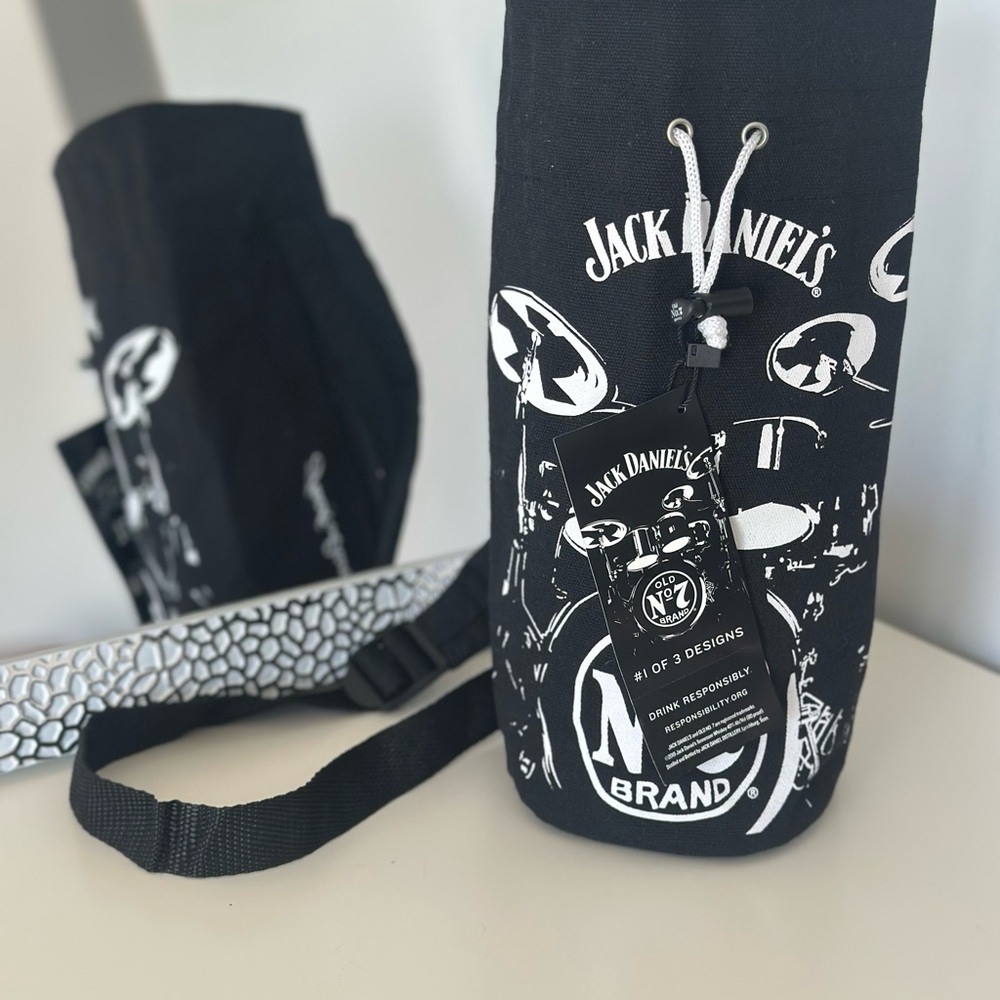 Jack Daniels Sling 1.75 L Bottle Travel Bag Cinch Sack LTD Edition Drums Sling